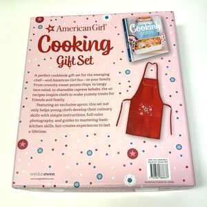 AMERICAN GIRL Cooking Gift Set With Hardcover Cookbook And Apron NEW